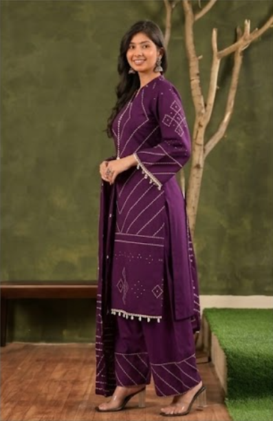 Women Ethnic Motifs Printed Regular Kurta with Trousers & With Dupatta